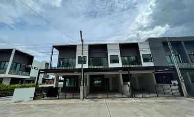 3 Bedroom Townhouse for sale at Malada Maz