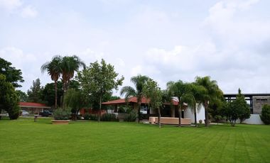 VENDO PALAPA CON PEQUEÑA CASA EN FRACCIONAMIENTO LA HUARACHA LEON UNA HECTAREA