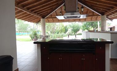 VENDO PALAPA CON PEQUEÑA CASA EN FRACCIONAMIENTO LA HUARACHA LEON UNA HECTAREA