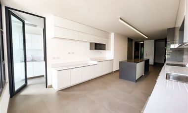 Departamento en venta de 4 dorm. en Lo Barnechea