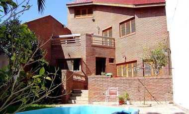 VENTA CASA 5 AMB 570 M2 COCHERA VALENTIN ALSINA LANUS
