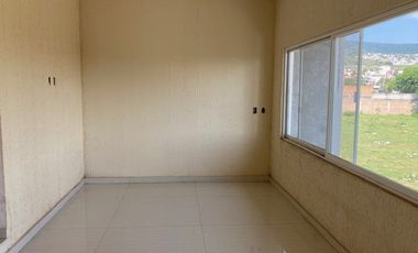 CUERNAVACA, AHUATEPEC, POR MONTESORI. VENDO CASA SOLA 4 RECS. C-400 MTS.