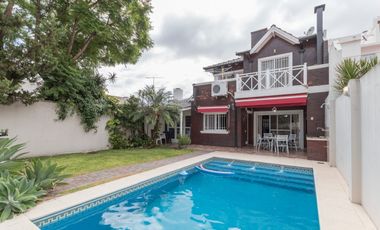 Casa  en Venta Haedo / Moron (B112 964)