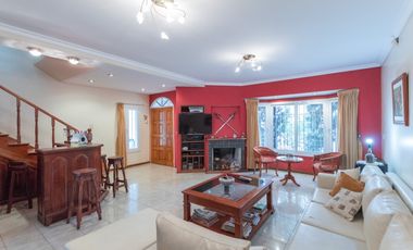 Casa  en Venta Haedo / Moron (B112 964)