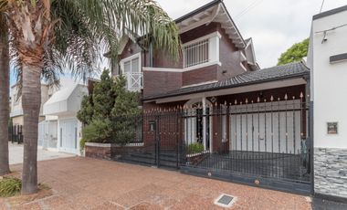 Casa  en Venta Haedo / Moron (B112 964)