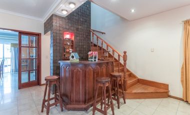 Casa  en Venta Haedo / Moron (B112 964)