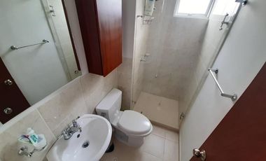 apartamento en arriendo en prados del este. Cod A2175