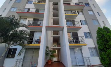 apartamento en arriendo en prados del este. Cod A2175