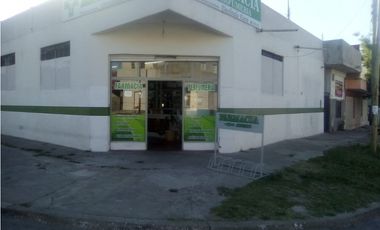 ESPINOSA 4495 esquina GIBRALTAR   2 LOCALES Y DEPARTAMENTO