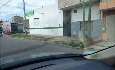 ESPINOSA 4495 esquina GIBRALTAR   2 LOCALES Y DEPARTAMENTO