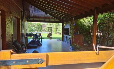 Venta de casa en Echeverria del lago - Canning