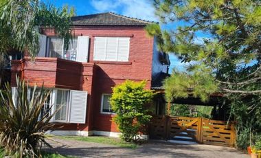 Venta de casa en Echeverria del lago - Canning