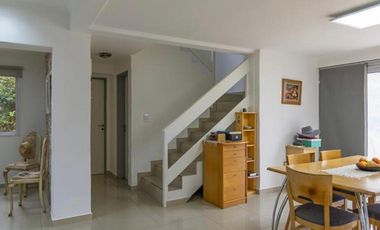 Venta de casa en Echeverria del lago - Canning