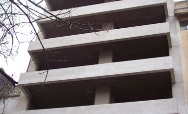 M. VERONICA ODO, CONSULTORA INMOBILIARIA VENDE COCHERA A ESTRENAR