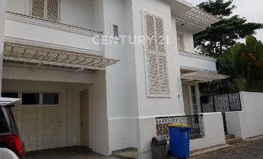 Rumah Mewah Kolam Renang Hadap Utara Barat Kemang Jakarta Selatan
