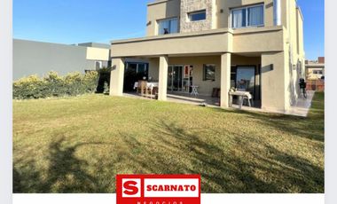 Venta, moderna casa en el Barrio de los Talas - Canning