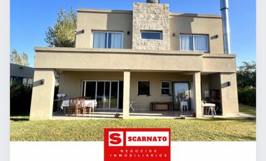 Venta, moderna casa en el Barrio de los Talas - Canning