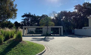 Loft con jardín en Pilar