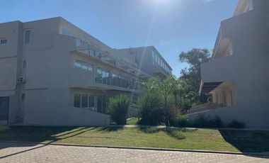 Loft con jardín en Pilar
