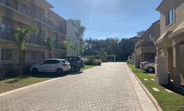 Loft con jardín en Pilar