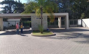 Loft con jardín en Pilar