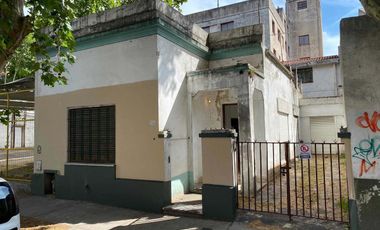 Casa en venta - 4 Dormitorios 1 Baño 1 Cochera - 220Mts2 - General San Martin