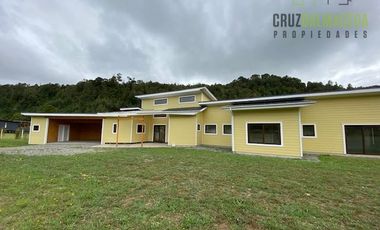 Casa en Venta en Amplia casa a orilla de carretera - Sector Polincay
