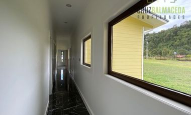 Casa en Venta en Amplia casa a orilla de carretera - Sector Polincay