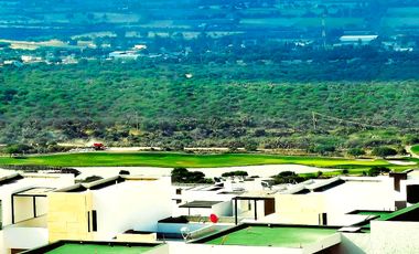 Casa con Vista a Campo de Golf y lago Artificial en Zibatá