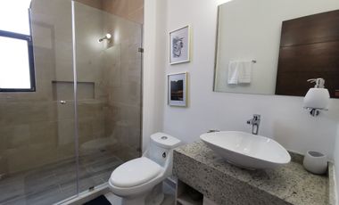 Casa con Vista a Campo de Golf y lago Artificial en Zibatá