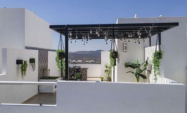 Casa con Vista a Campo de Golf y lago Artificial en Zibatá