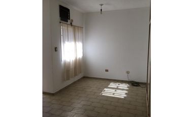 VENDO 3 DORM  BARRIO IPONA