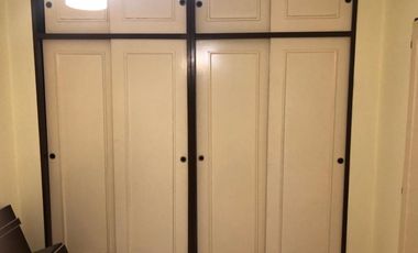 EXCELENTE PROPIEDAD DE TRES AMBIENTES CON GARAGE CUBIERTO JARDIN Y PATIO TERRAZA