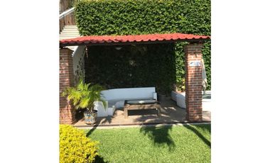 CASA EN VENTA A ORILLA DEL LAGO 
