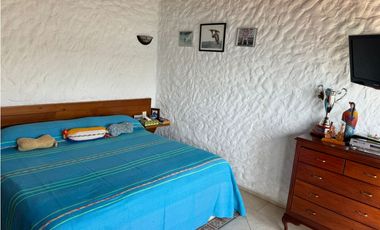 CASA EN VENTA A ORILLA DEL LAGO 