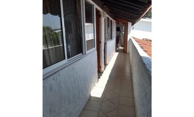 CASA EN VENTA A ORILLA DEL LAGO 
