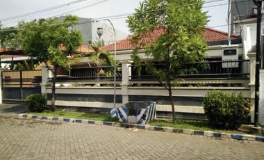 Rumah istimewa komersial area di manyar Kertoarjo Surabaya