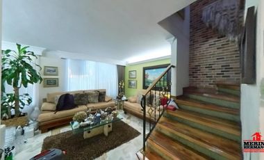 casa en arriendo en loma de las brujas. Cod A5699
