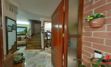 casa en arriendo en loma de las brujas. Cod A5699