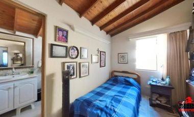 casa en arriendo en loma de las brujas. Cod A5699