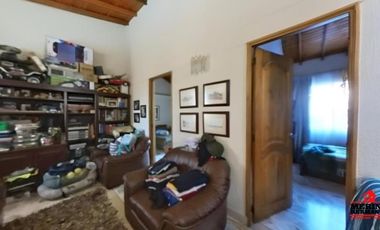 casa en arriendo en loma de las brujas. Cod A5699