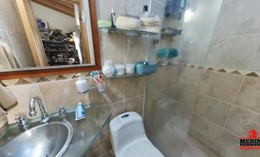 casa en arriendo en loma de las brujas. Cod A5699
