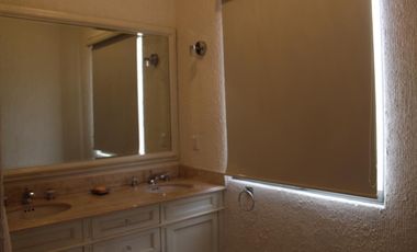 Exclusiva privada dentro del club de golf con vista al campo