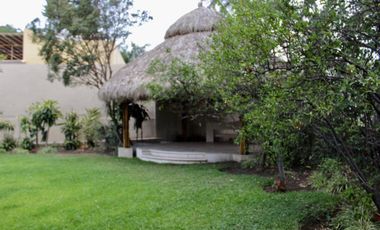 Exclusiva privada dentro del club de golf con vista al campo