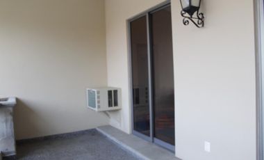 Exclusiva privada dentro del club de golf con vista al campo