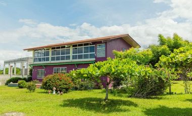 VENDO HERMOSA CASA DE PLAYA CON RIO