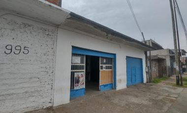 Locales  Comerciales y construcción a terminar en Planta Alta en Isidro Casanova