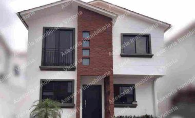 Casa en alquiler Urbanizacion Napoli, Via Salitre cerca del Centro Comercial El Dorado