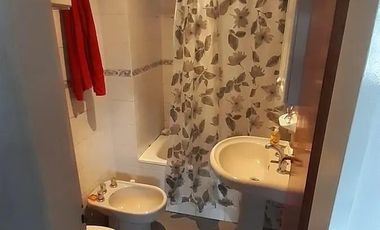 VENTA DEPARTAMENTO DUPLEX CON COCHERA VISTA AL FRENTE CASEROS 3 Amb.