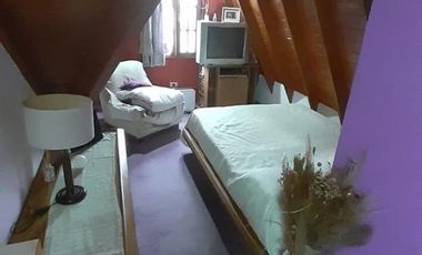 VENTA DEPARTAMENTO DUPLEX CON COCHERA VISTA AL FRENTE CASEROS 3 Amb.